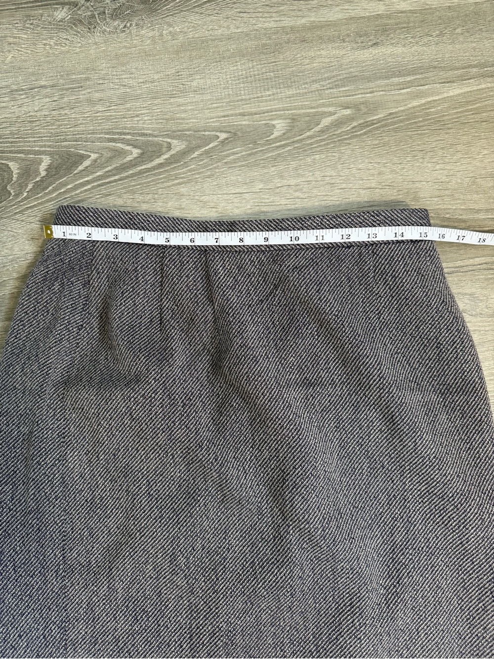 Vintage Carlisle Wool Blend Grey Tweed Two-Piece Blazer & Midi Pencil Skirt Suit - Picture 9 of 12